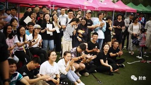 两个人唱吃瓜群众视频,两位“吃瓜群众”的欢乐合唱之旅