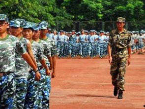 女学生军训吃瓜视频大全,女学生军训生活趣味瞬间大盘点